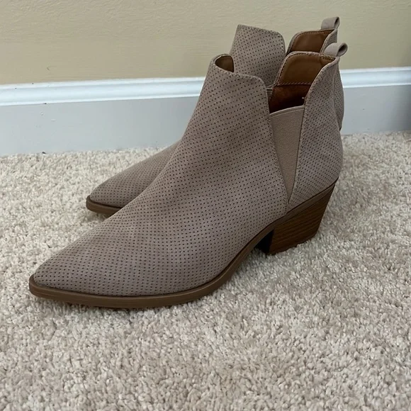 Universal Thread Booties (Target) - Picture 3 of 4